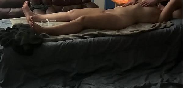  Milf gets in home erotic massage and happy ending